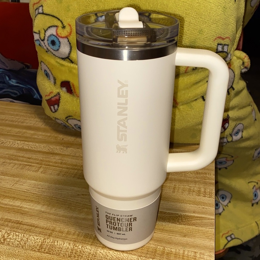 NWT Stanley 30 oz Flip Straw Quencher Tumbler